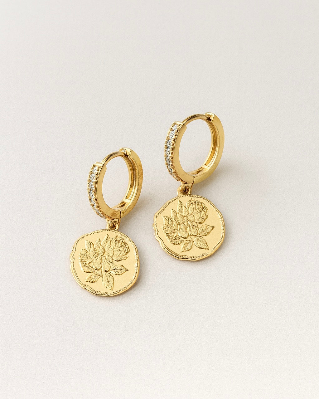 Brinco Argolinha Rosas Dourado