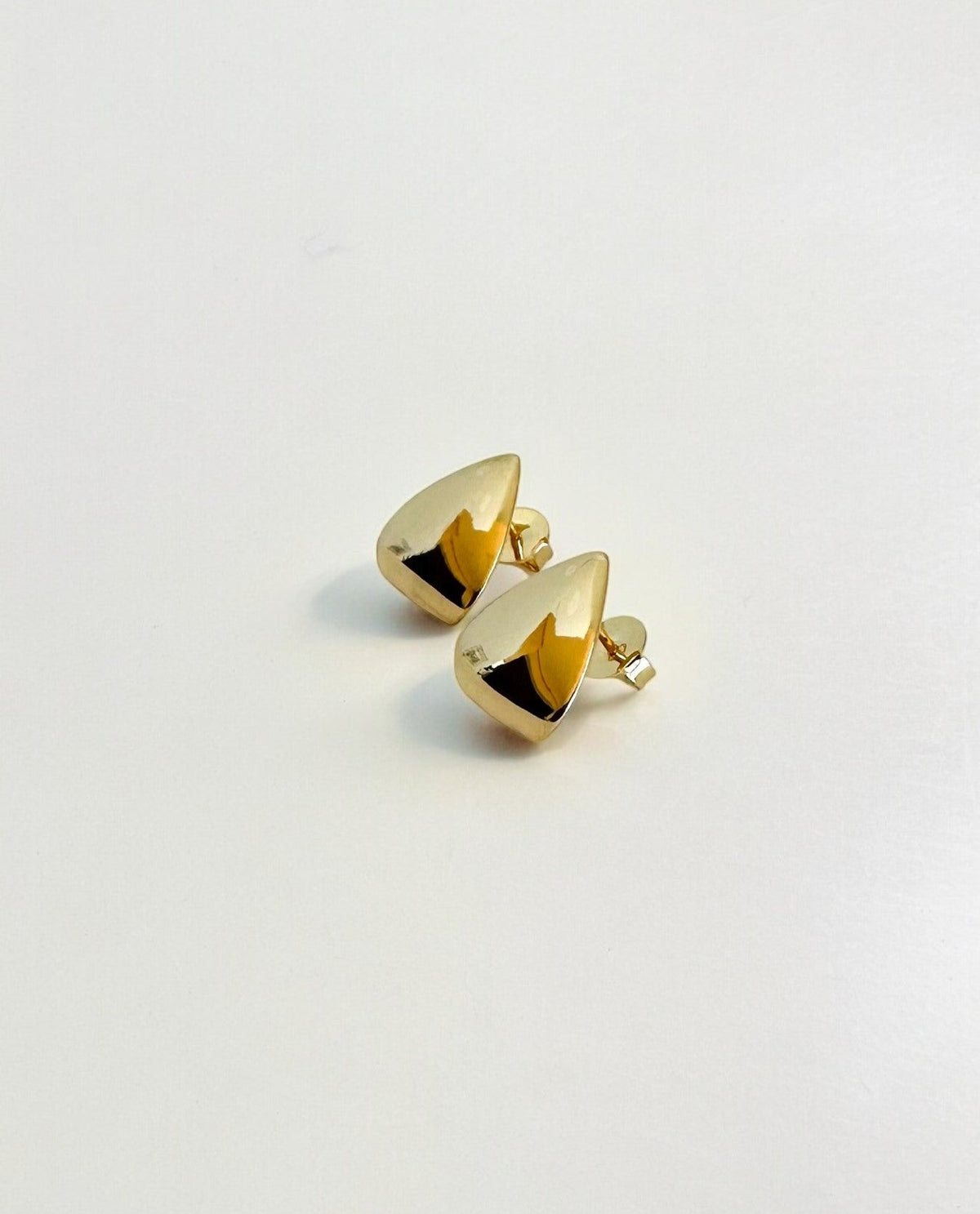 Brinco Argola em Gota Dourado