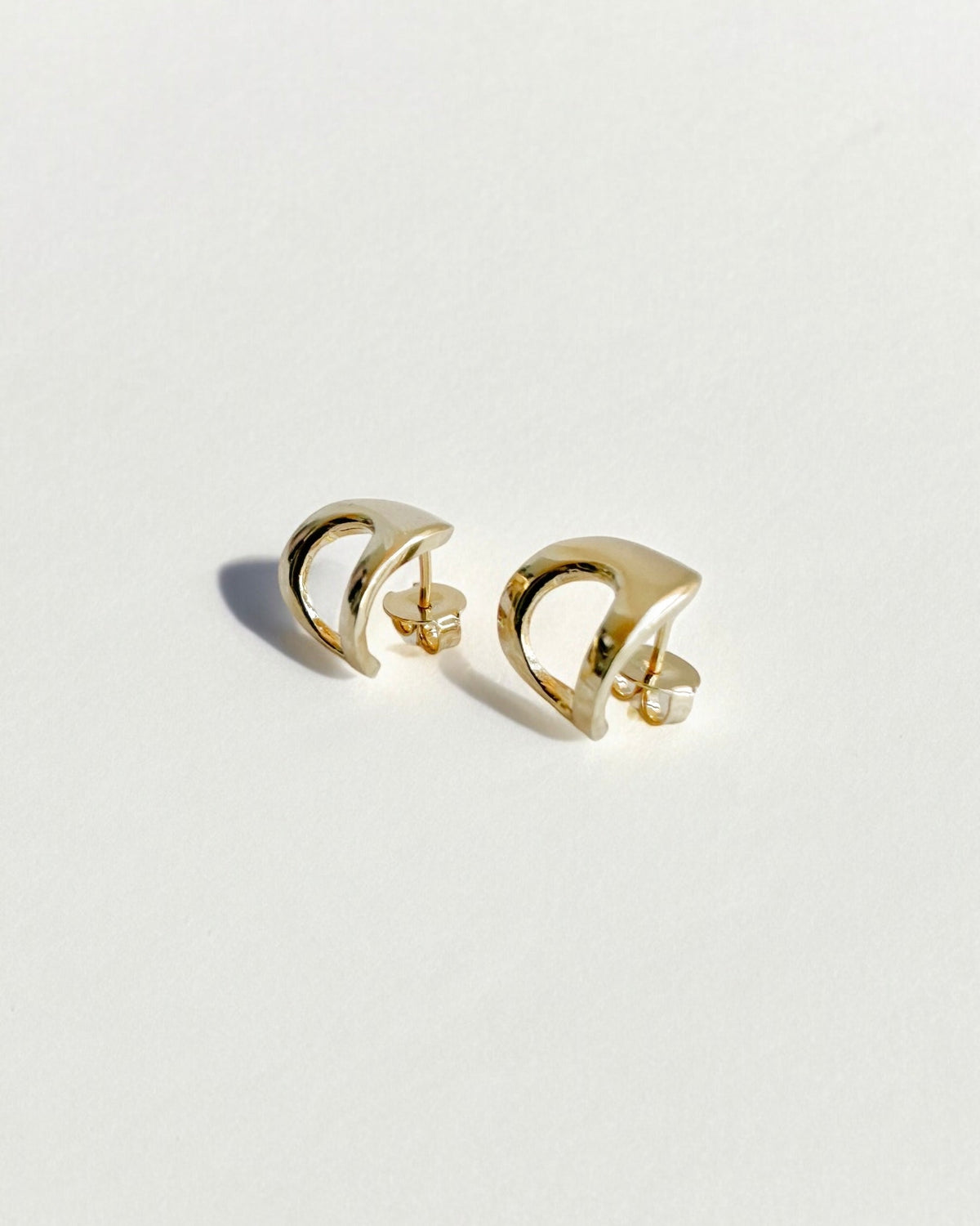 Brinco Hug Dourado