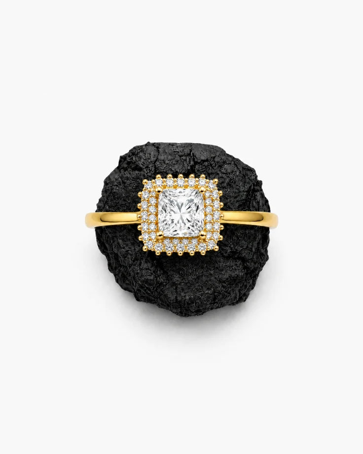 Anel Feminino Coroa Alba Halo Quadrado em Ouro 24k